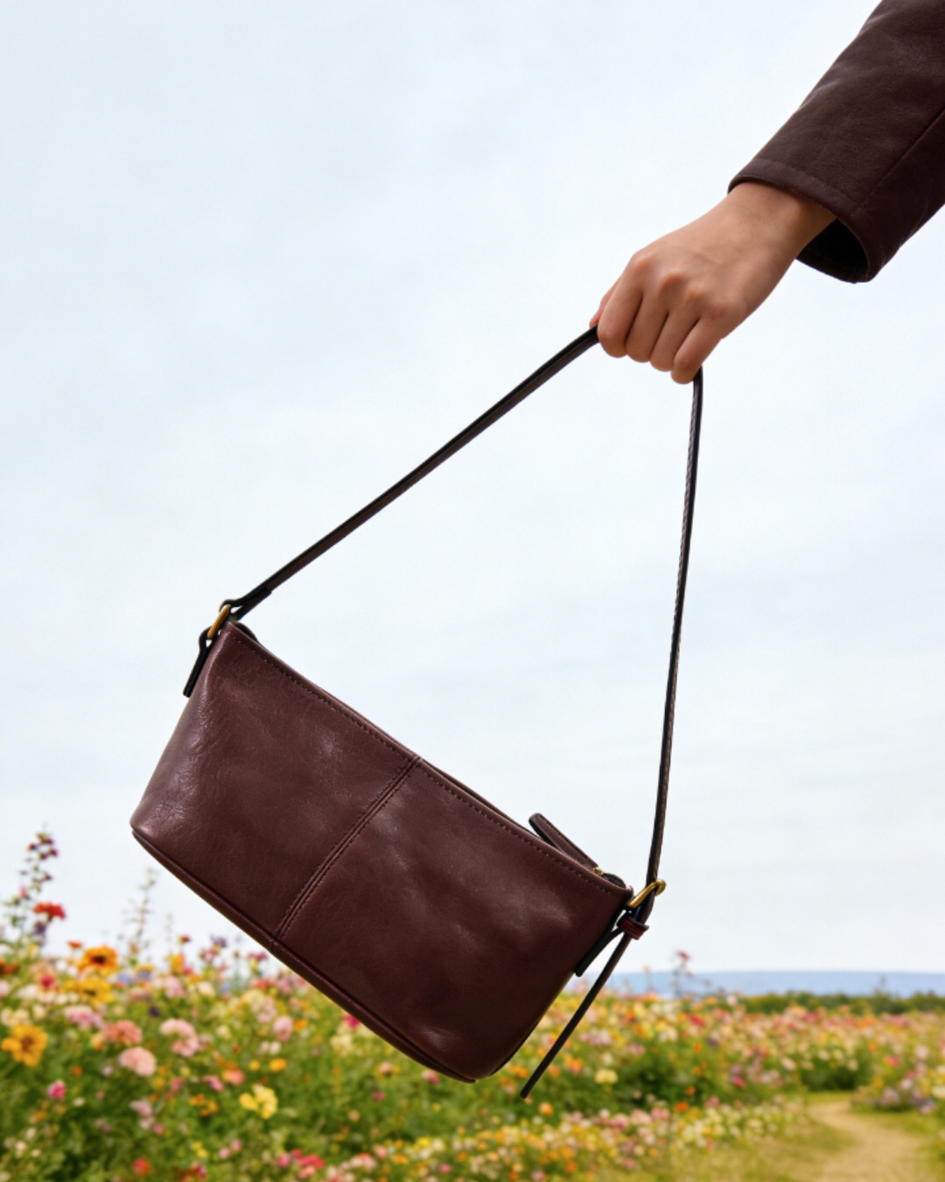 Sauso,leather bag from back. #wearSauso
More on rosalparis.com